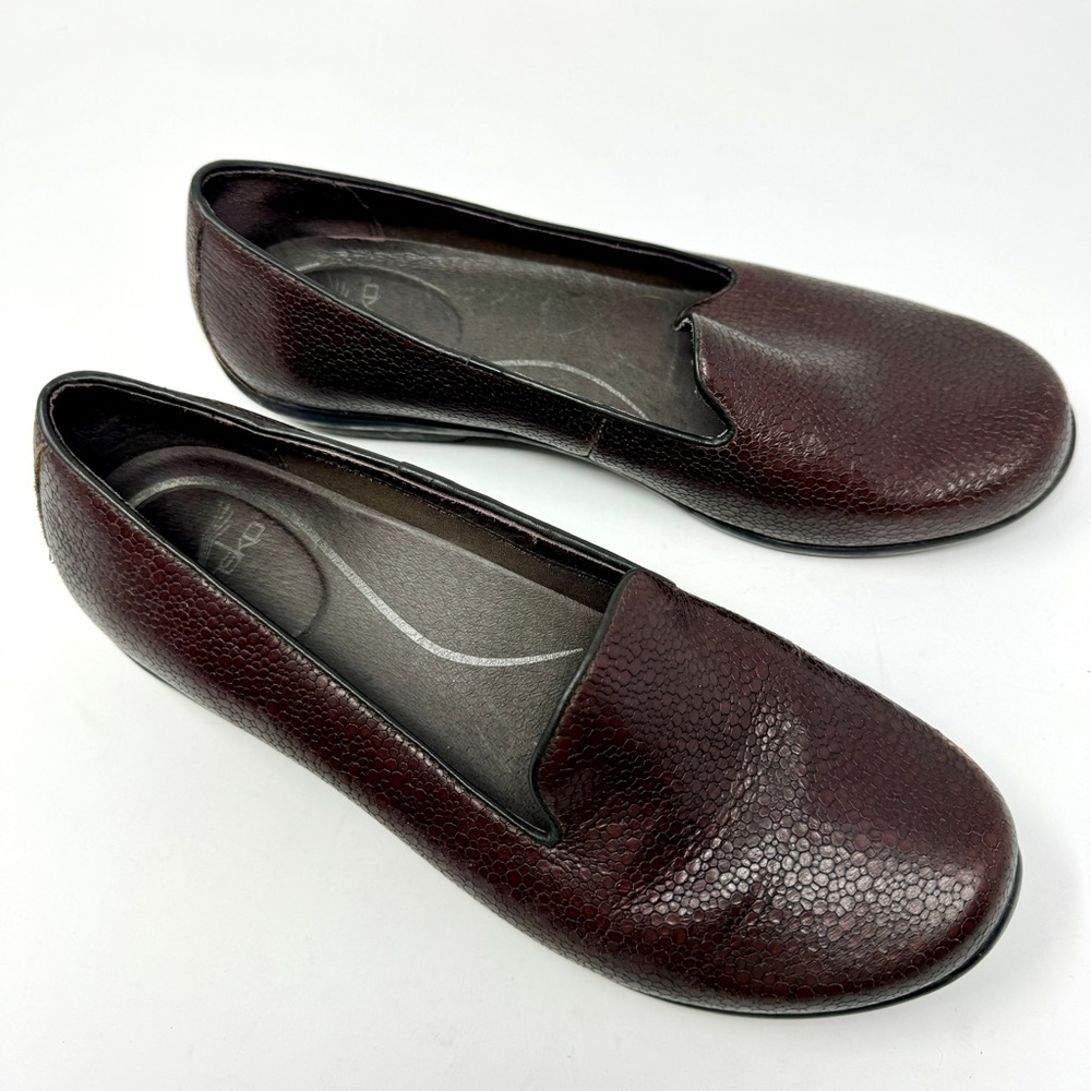Dansko Women's size 10 Shoes Olivia Loafer Brown Textured Leather Reptile